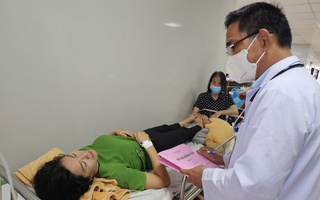 Hàng chục người ở TP HCM vừa phải nhập viện, lại nghi do bánh mì