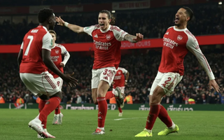 Rượt đuổi tỉ số nghẹt thở Crystal Palace, Arsenal chật vật đoạt vé bán kết League Cup