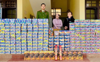 Bắt quả tang 2 phụ nữ ở Quảng Trị mua bán pháo nổ khối lượng lớn