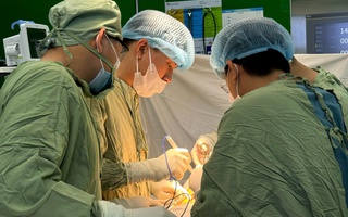 Bác sĩ điều chỉnh “trứng” ẩn, giúp chàng trai hồi phục sức khỏe sinh sản