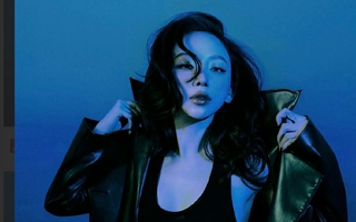 Tóc Tiên liên tục gây chú ý dịp cuối năm