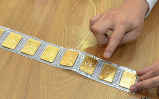 Sáng 24-12, giá vàng miếng SJC đi lên theo thế giới