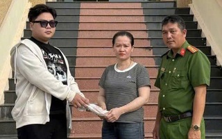 Nhặt được nhiều vàng và tiền, thanh niên tức tốc chạy đến công an trình báo