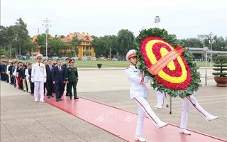 Các điển hình tiêu biểu toàn quốc báo công dâng Bác