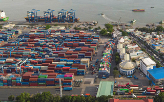 Xuất nhập khẩu cán mốc 900 tỉ USD