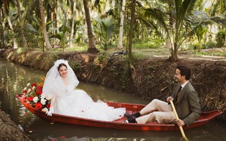 Tài tử Đoàn Minh Tài chèo xuồng "rước vợ về dinh"