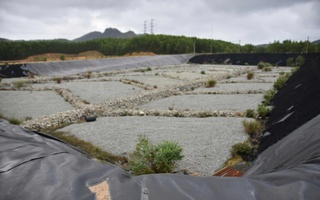 Một khu xử lý rác ở TP Huế “xây miết không xong”!