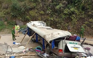 Thông tin mới vụ lật xe khách chở đoàn thiện nguyện, 18 người thương vong