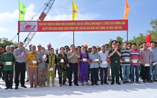 Thủ tướng Phạm Minh Chính kiểm tra tiến độ thi công 2 tuyến đường quan trọng ở Cà Mau