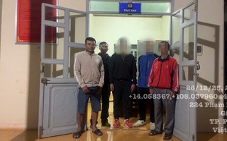 Hai thanh niên mắc kẹt trên núi Chư Nâm