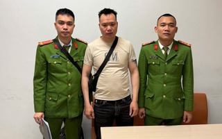 Vừa xuống sân bay Nội Bài, Lê Văn Hùng ra đầu thú