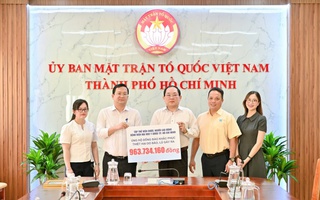 Bệnh viện Đại học Y Dược TPHCM đóng góp gần 1 tỉ đồng hỗ trợ đồng bào vùng bão lũ