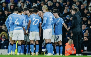 Man City trở lại đường đua