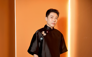 Sao Việt mê mệt với yoga mới