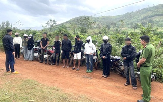 Xử lý nhóm thanh thiếu niên livestream lạng lách, nẹt pô