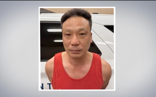 Lắp giùm camera an ninh, Tuong Thien Mac quay lén phòng tắm nhà bạn gái