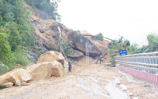 Khánh Hòa lại có mưa lớn, đèo Khánh Lê 3 đợt nổ mìn phá đá