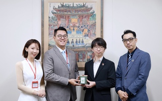 Luk Vân mang "Công Nữ Ngọc Hoa" đi Đà Nẵng