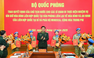 Trao quyết định cử sĩ quan đi làm nhiệm vụ gìn giữ hòa bình Liên hợp quốc