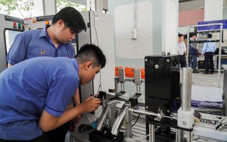 Trường cao đẳng công lập nào ở TPHCM được giữ nguyên sau sắp xếp ?