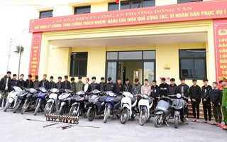 27 thanh thiếu niên dùng dao kiếm "truy sát" nhau giữa đêm khuya