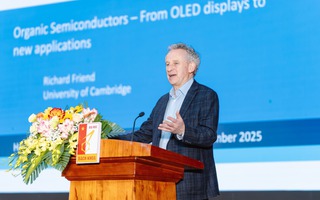 Nhà khoa học hàng đầu thế giới chia sẻ với sinh viên Bách khoa Hà Nội