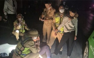 Bí mật trong xe taxi chở 3 người đàn ông đi tìm “của lạ” trong đêm