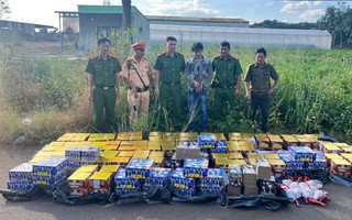 Chiếc ô tô vẫn lao đi sau hiệu lệnh dừng và sự thật tin báo từ người dân 