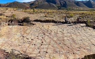 Gần 18.000 dấu chân quái vật "xới nát" công viên quốc gia