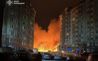 Nga không kích ồ ạt, Ukraine không chấp nhận từ bỏ lãnh thổ