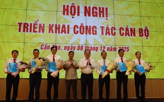 CLIP: Cần Thơ tiếp nhận, bổ nhiệm nhiều vị trí lãnh đạo tại các sở, ngành