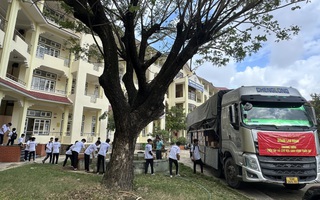 Chương trình “Triệu tập vở cho học sinh vùng bị thiên tai” đến với Gia Lai