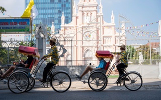 Đà Nẵng mở lớp dạy tiếng Hàn cho tài xế xích lô