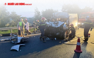 Xe chở cô dâu chú rể gặp nạn trên cao tốc, 4 người chết