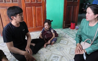 Bé gái 4 tuổi bị chó thả rông lao vào tấn công: Truy xuất camera tìm chủ nhân vật nuôi