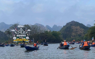 Chùa Hương đón hơn 1,9 vạn lượt khách ngày đầu năm