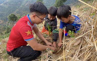 Chàng trai H'Mông với "Rừng và Em"