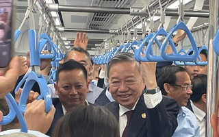 Tổng Bí thư Tô Lâm đi metro số 1