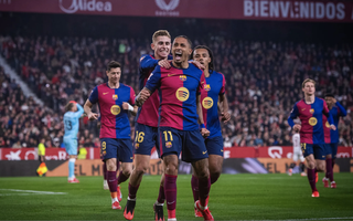 Thắng vùi dập Sevilla, Barcelona tăng tốc đua vô địch La Liga