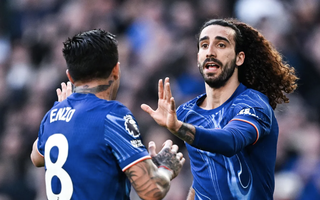 Chelsea trở lại Top 4 nhờ "người hùng" tóc xù