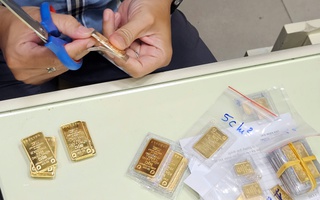 Giá vàng hôm nay 19-4: Một doanh nghiệp giảm giá vàng miếng SJC gần 10 triệu đồng/lượng