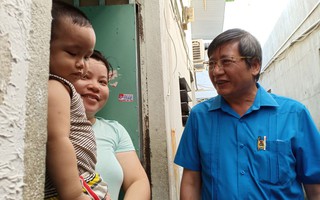 Công nhân đô thị trước thời khắc lịch sử