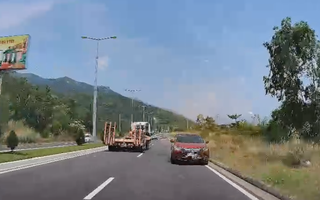 Clip: Nữ tỷ lệ kèo nhà cái hôm nay xế lái ô tô đi ngược chiều bị phạt nguội