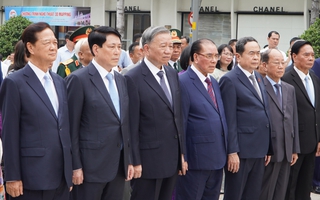 Tổng Bí thư bóng đá tỷ lệ kèo nhà cái dâng hoa Chủ tịch Hồ Chí Minh