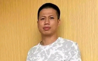 Bắt khẩn cấp tài xế xe bán tải dùng gậy bóng chày đánh người sau va chạm giao thông