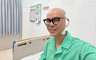 Ca sĩ Phan Đinh Tùng bị thủng màng nhĩ