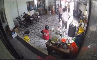 CLIP: Đối tượng đánh nam shipper vỡ mũi khi giao hàng ở Đồng Nai