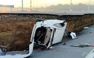 Vụ ô tô và xe máy rơi xuống hố sâu ở Tây Ninh: 6 người bị thương