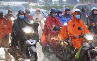 Thời tiết TP HCM hôm nay: Người dân ra đường nên chuẩn bị 3 thứ