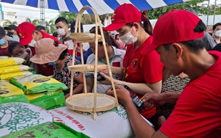15 tỉ đồng "cảm ơn người lao động"